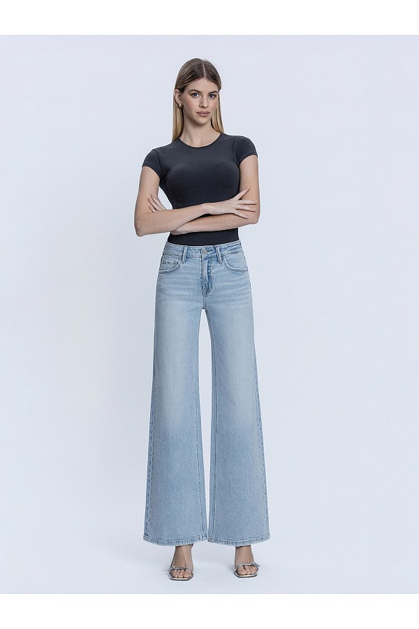 MID RISE FULL LENGTH LIGHT WASH WID...